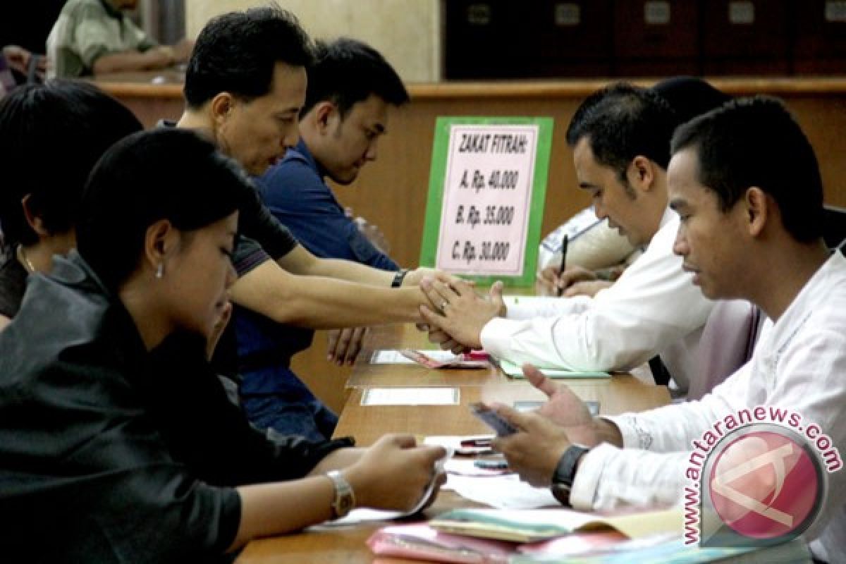 Warga Palembang pilih bayar zakat dengan uang