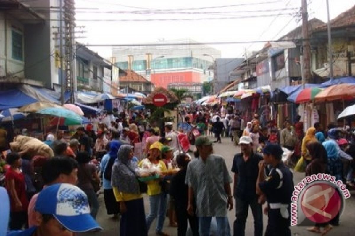 Pedagang Tagih Janji Pembenahan Pasar Keramat 