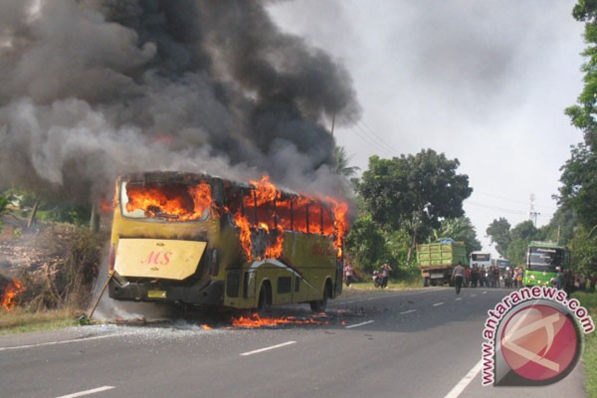 Bus mudik terbakar di Lampung Selatan