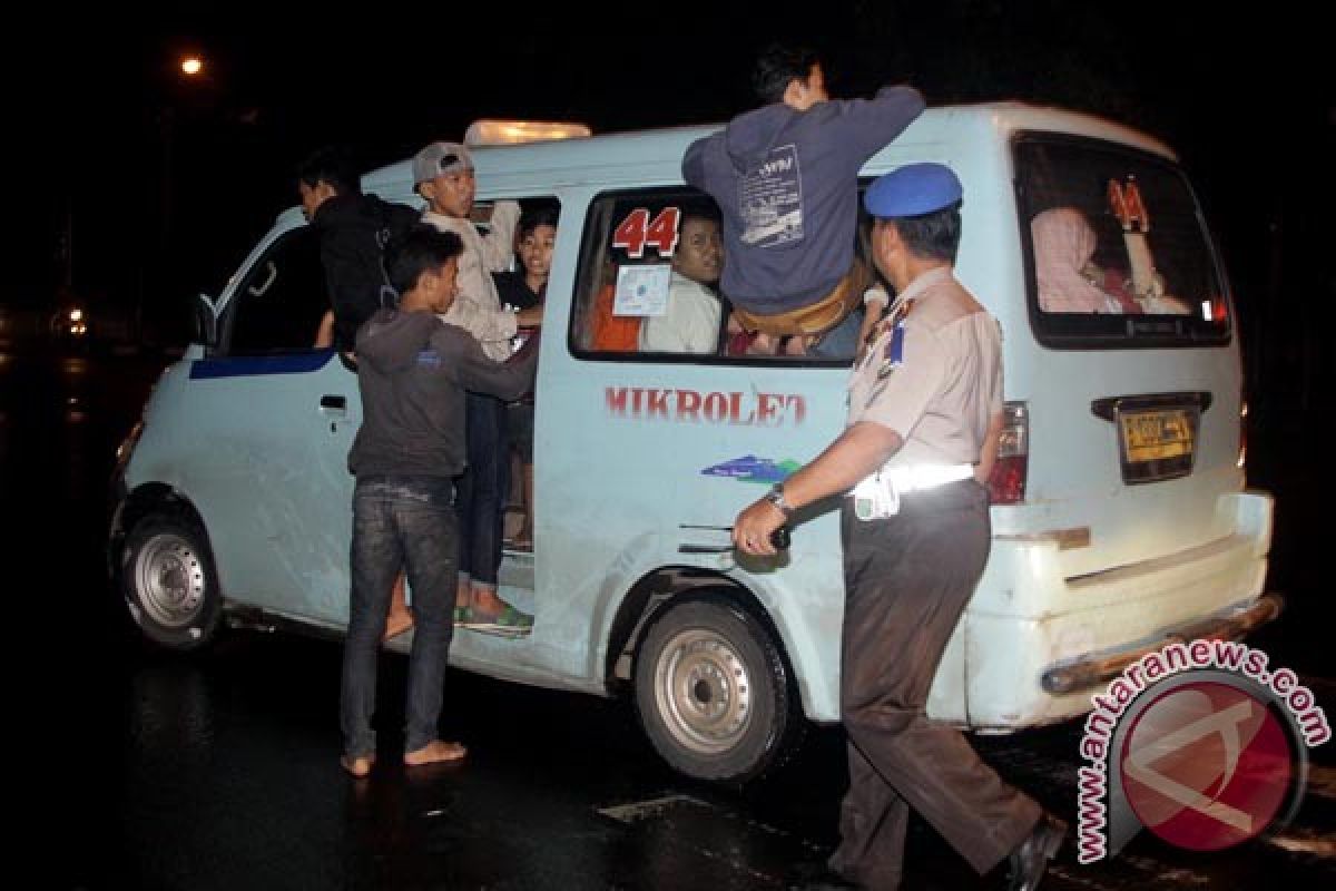 Di DKI Jakarta, boleh takbiran tapi tidak keliling