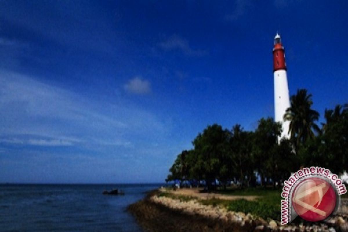 Mercu suar Tanjung Kalian juga dipadati turis Lebaran