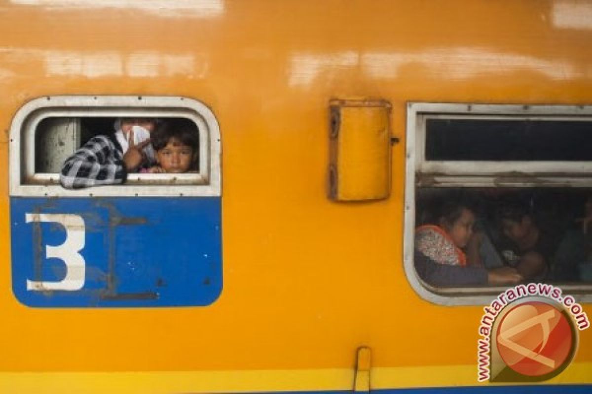 Calon penumpang KRD mengamuk di Stasiun Cicalengka