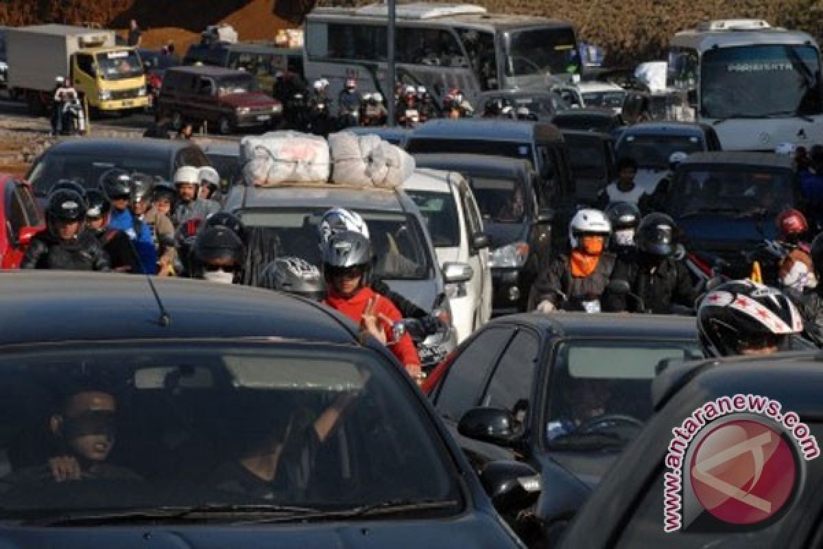 Jalur selatan Jabar lintas Tasikmalaya masih padat