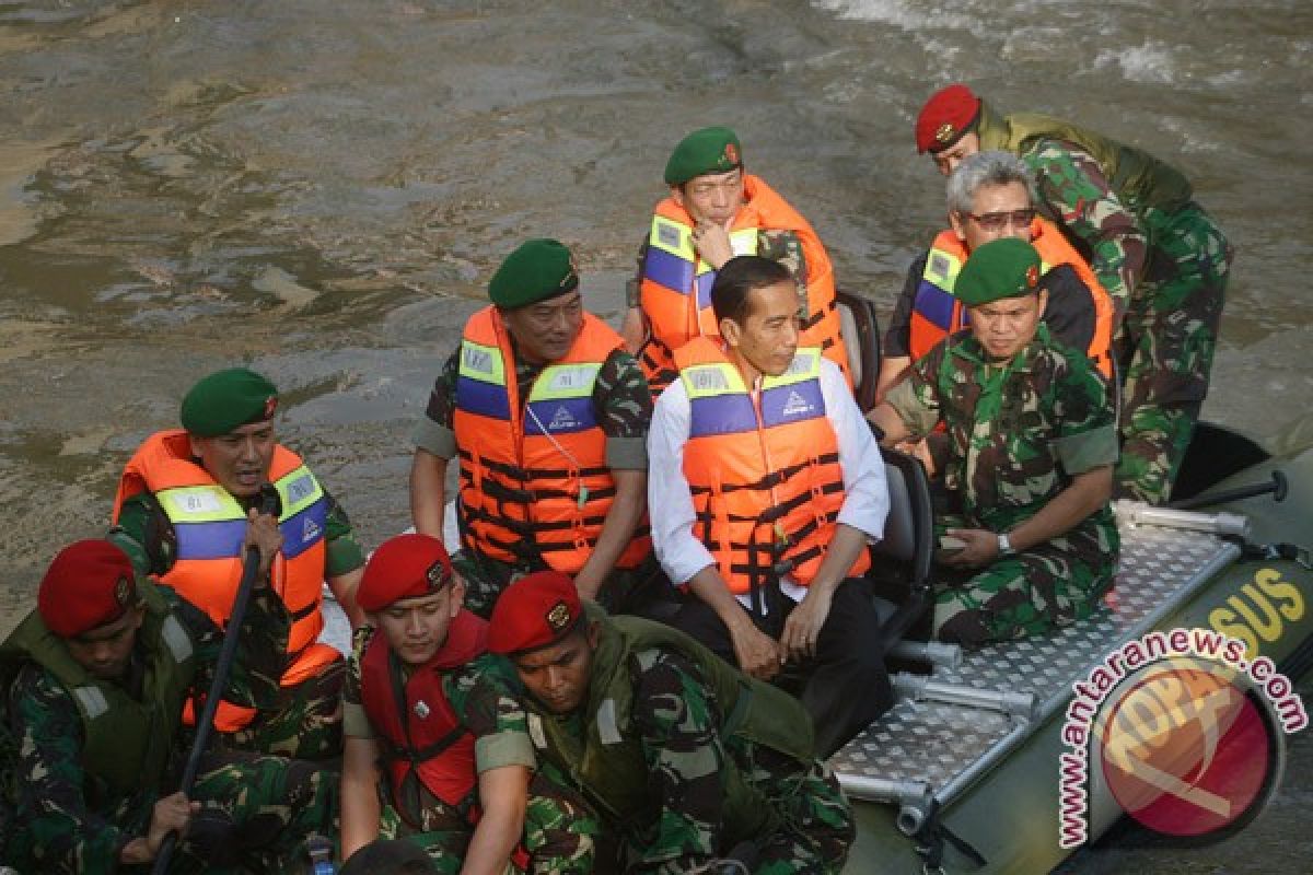 Jakarta bentuk tim patroli sampah sungai