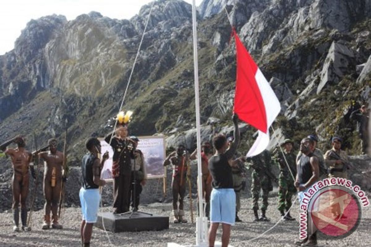 Pengibaran Merah-Putih di Cartensz jadi agenda tahunan