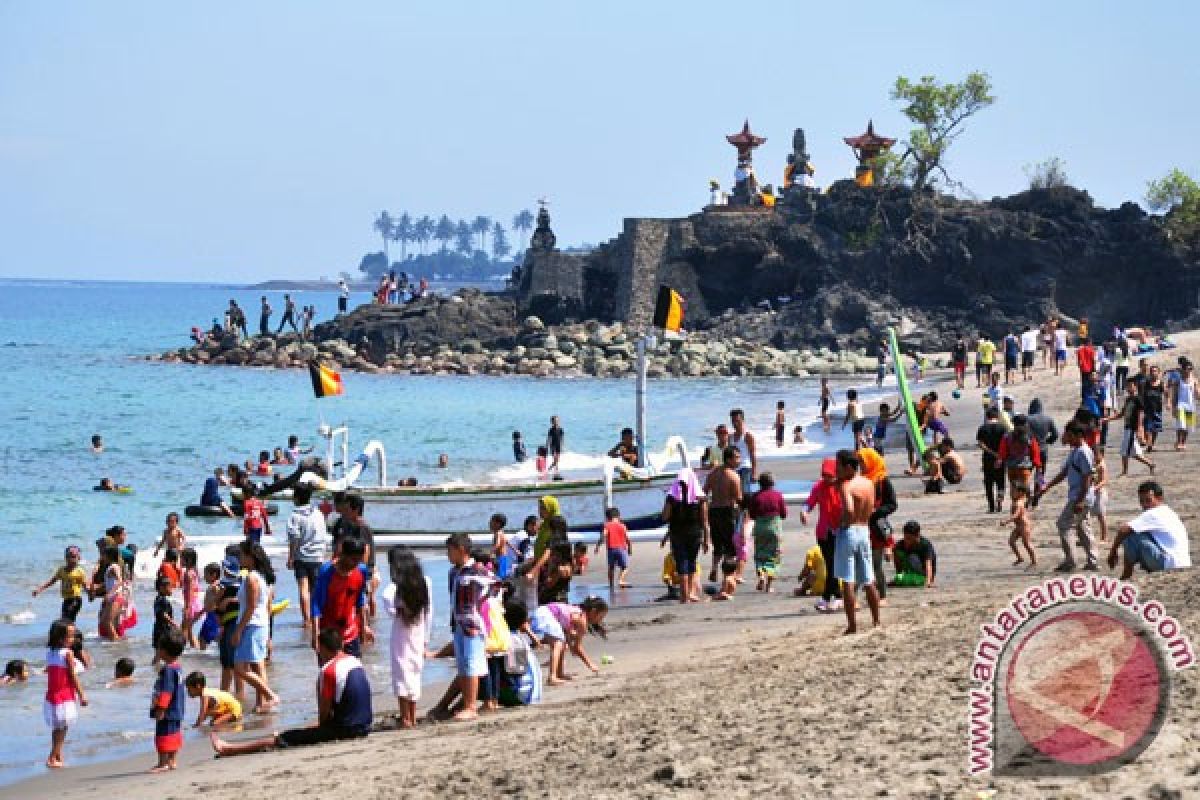Warga Prancis tertarik "Lebaran Topat" di Lombok