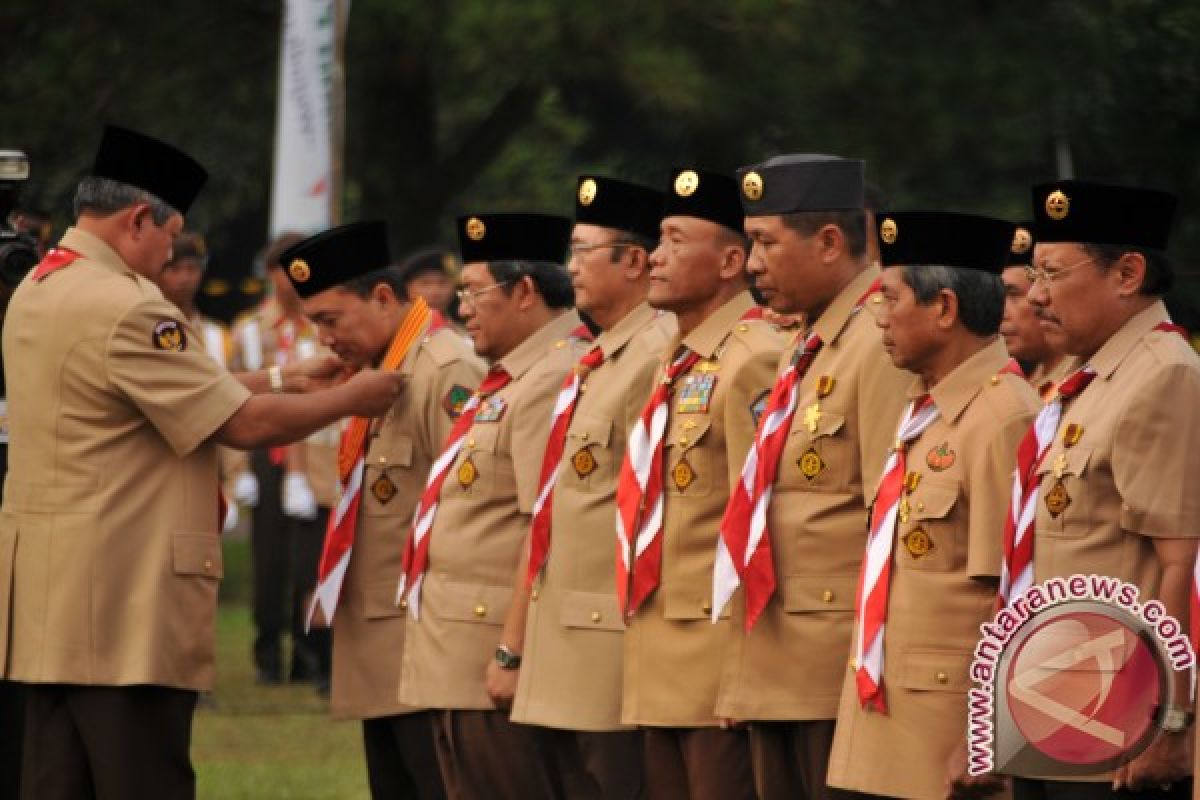 Lencana Melati Pramuka untuk Menteri Kehutanan RI