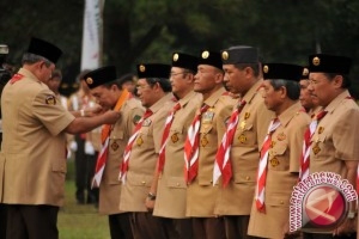 Lencana Melati Pramuka Untuk Menteri Kehutanan RI