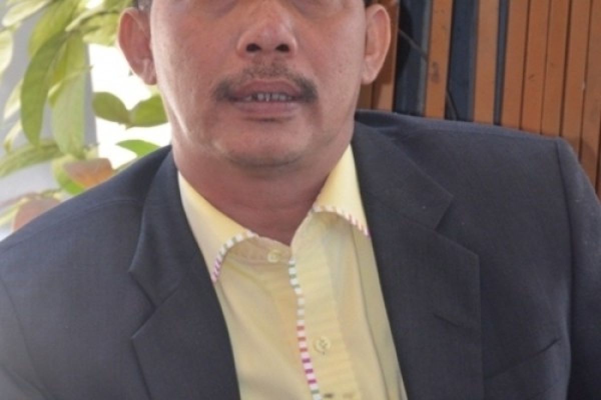 Ketua Fraksi Golkar DPRD Kota Padang Jumadi, SH