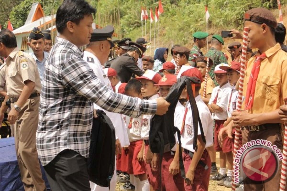 100 Anak Perbatasan Suruh Tembawang  Ikuti Lomba Gambar