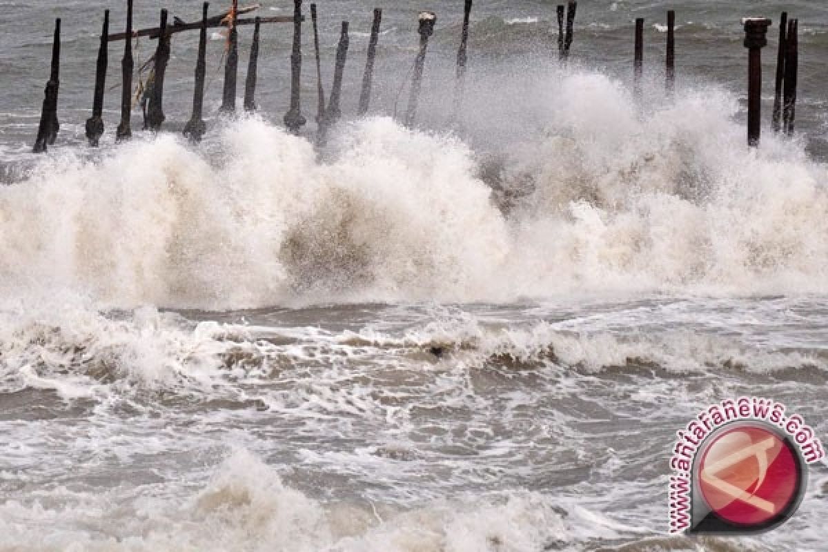 Pemkot Balikpapan Imbau Masyarakat Terkait Ombak Pantai