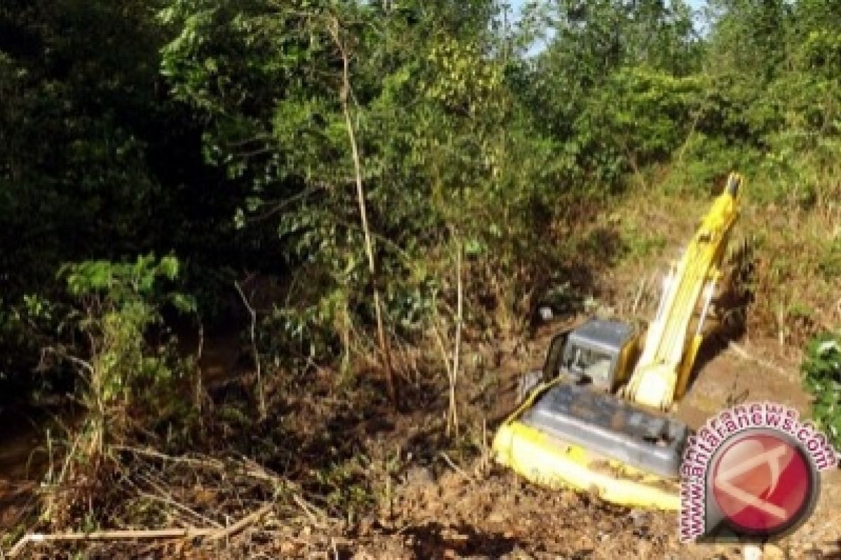 Forestry secures illegal mining heavy equipment