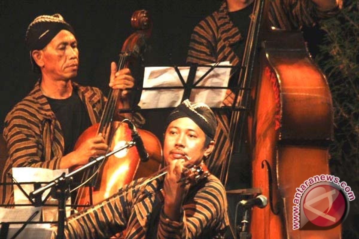  Cara Keroncong Gaet Anak Muda