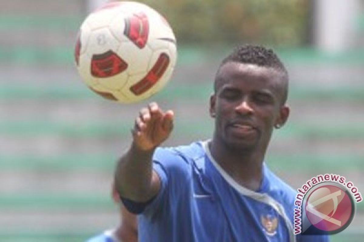 Greg Nwokolo belum dibayar tiga bulan