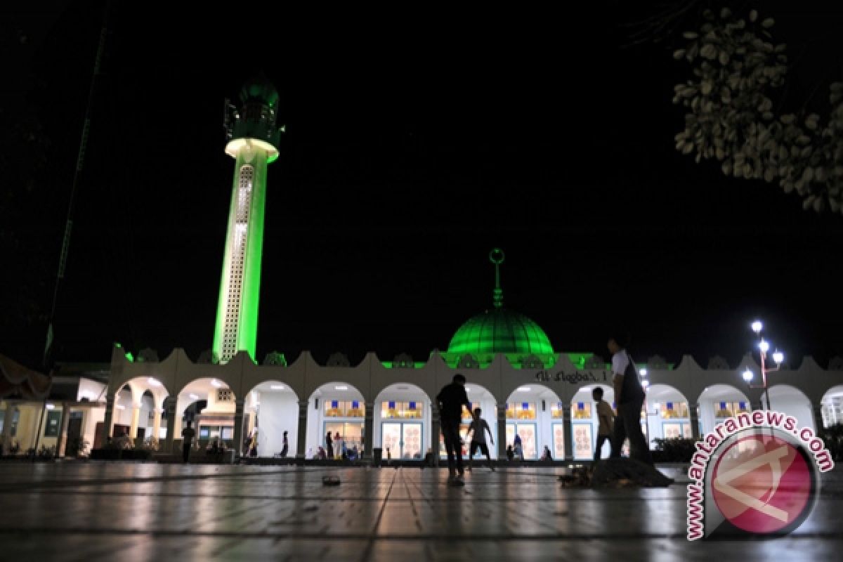 Rakyat Mesir menikmati malam Ramadhan