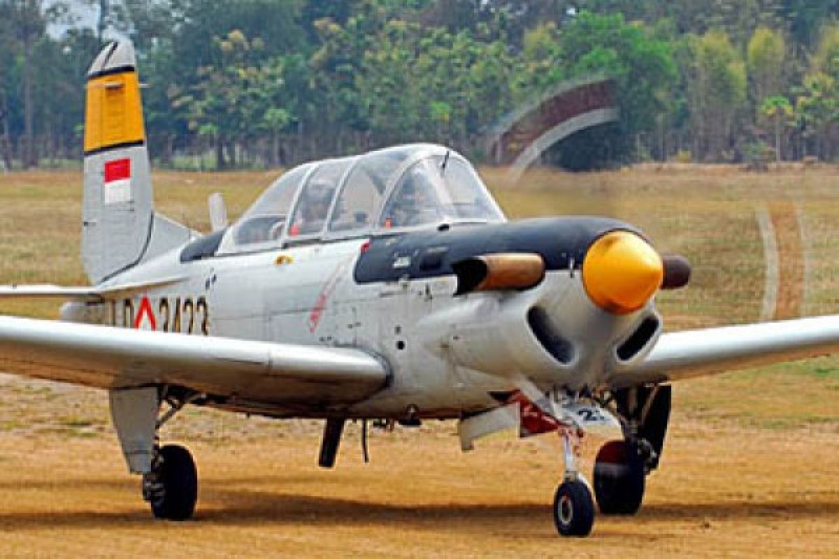 Pesawat latih TNI AU alami gangguan pendaratan