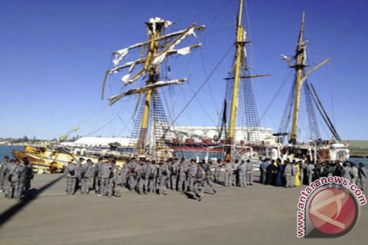 Walikota Geraldton: KRI Dewaruci Duta Persahabatan Indonesia