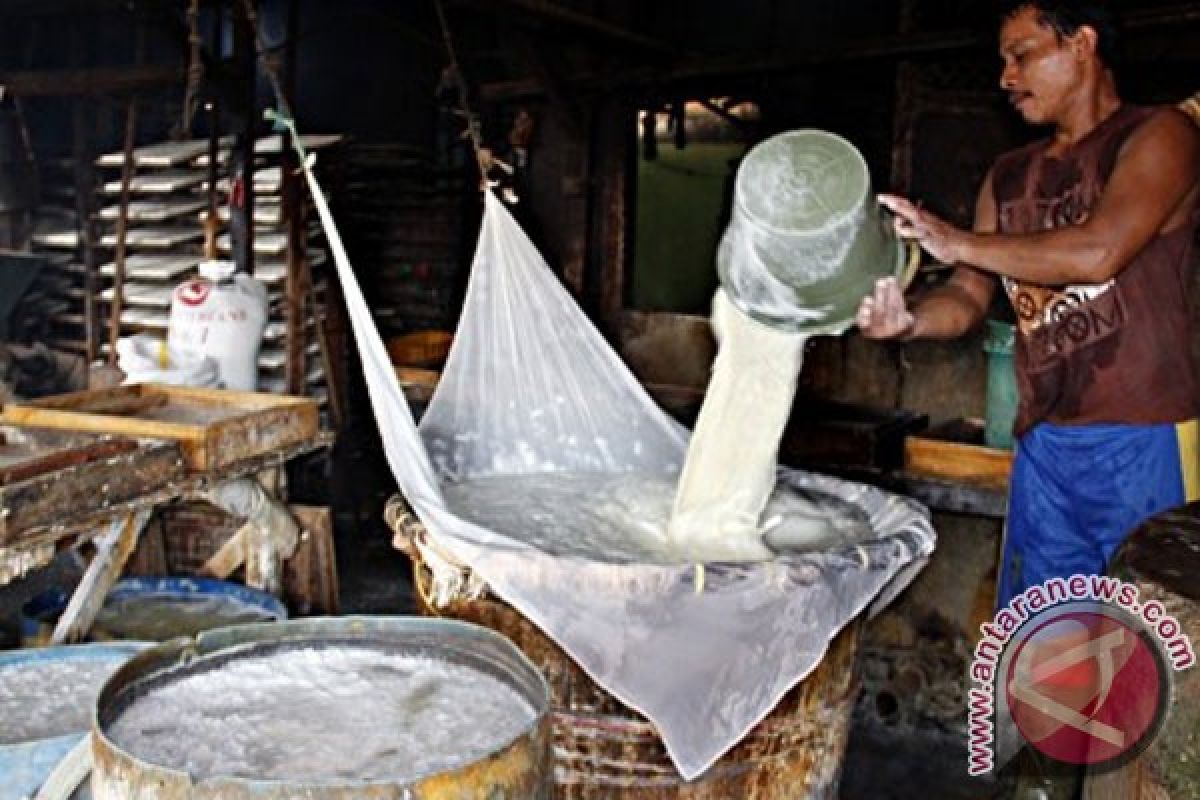 Perajin tempe tahu di Cirebon ancam mogok produksi