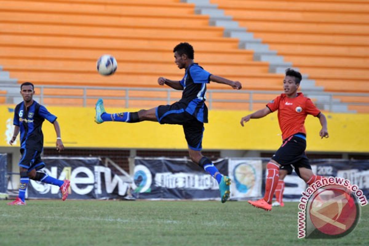 Persiram imbangi Persegres  0-0