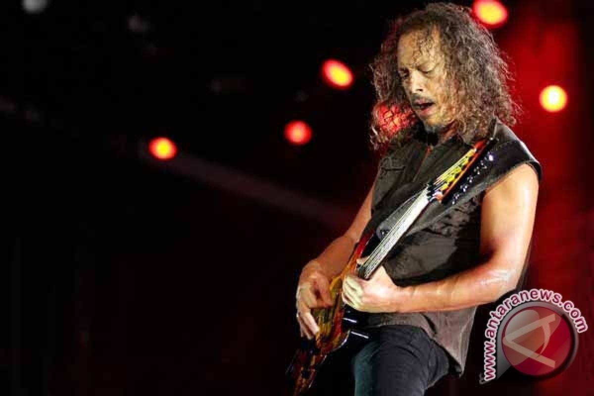 Puluhan Ribu Penggemar Saksikan Metallica 