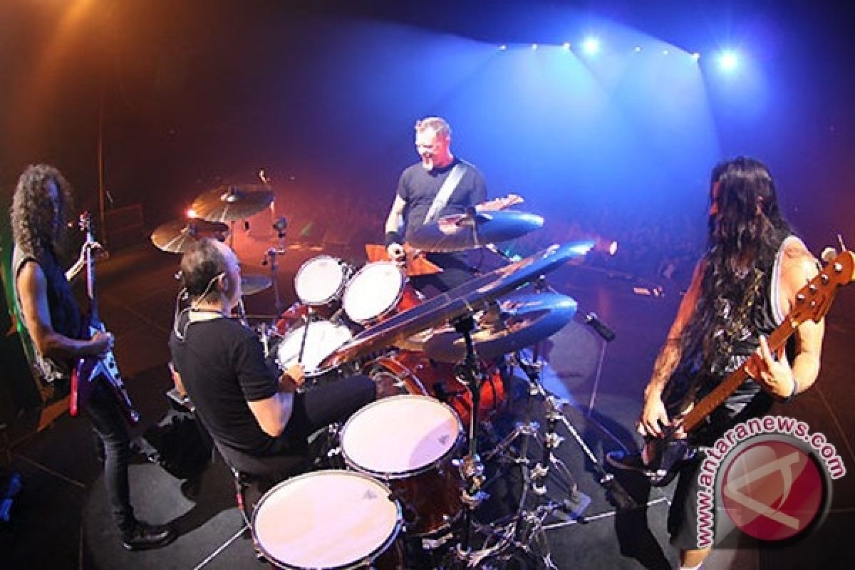 Pernak-pernik Metallica Band Jadi Buruan Penggemarnya