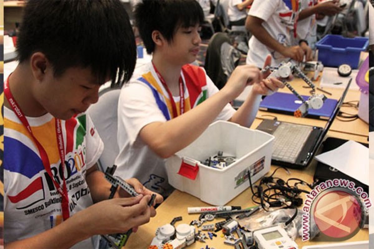 29 tim Indonesia bersaing di Olimpiade Robot Dunia 2013