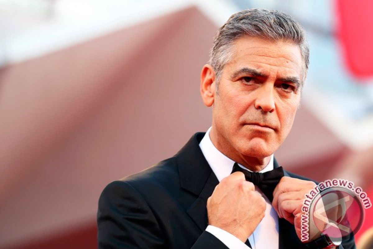 Clooney akan sutradarai film skandal penyadapan telepon