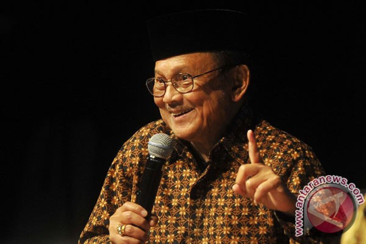 Habibie wacanakan sekolah terpadu tanpa kertas