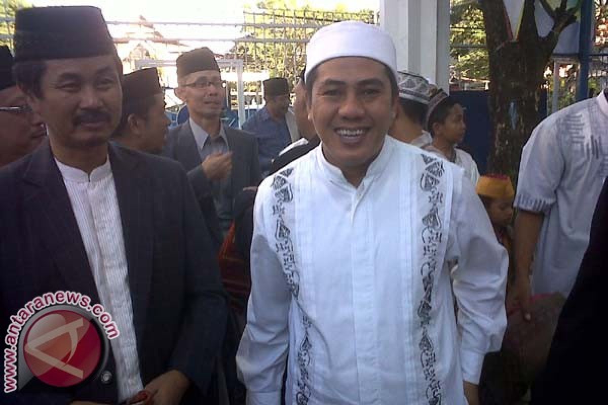 Penggalangan Infaq Muktamar Muhammadiyah warnai sholat Id Unismuh