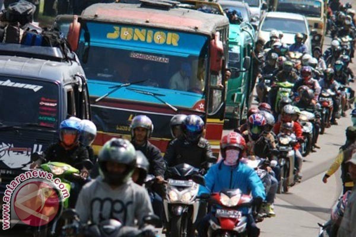 Arus mudik Lebaran mulai padati Trans Sulawesi 