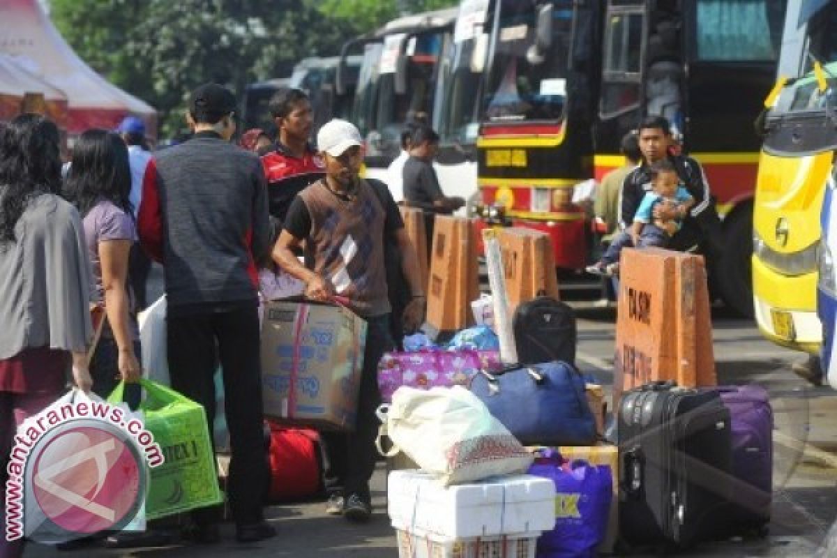 Pemudik Diimbau Laporkan Pegawai PO Nakal