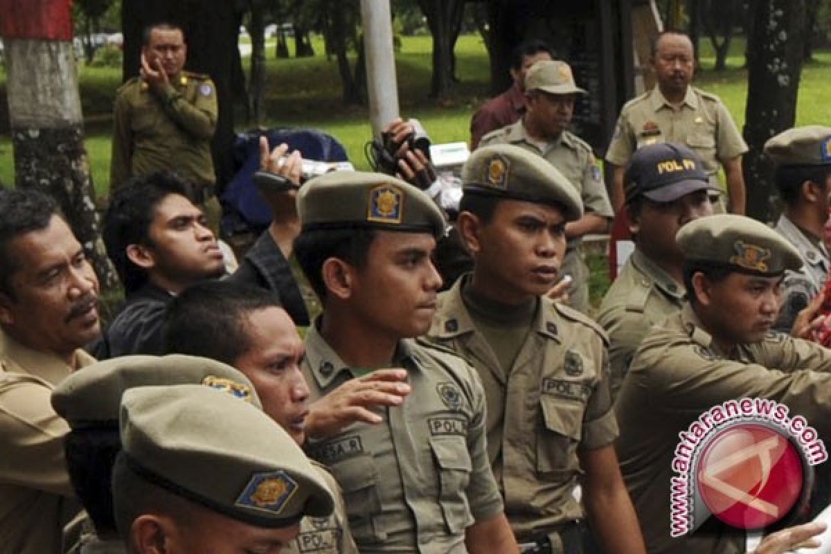 Satpol PP Karawang Tangkap Oknum PNS Mesum