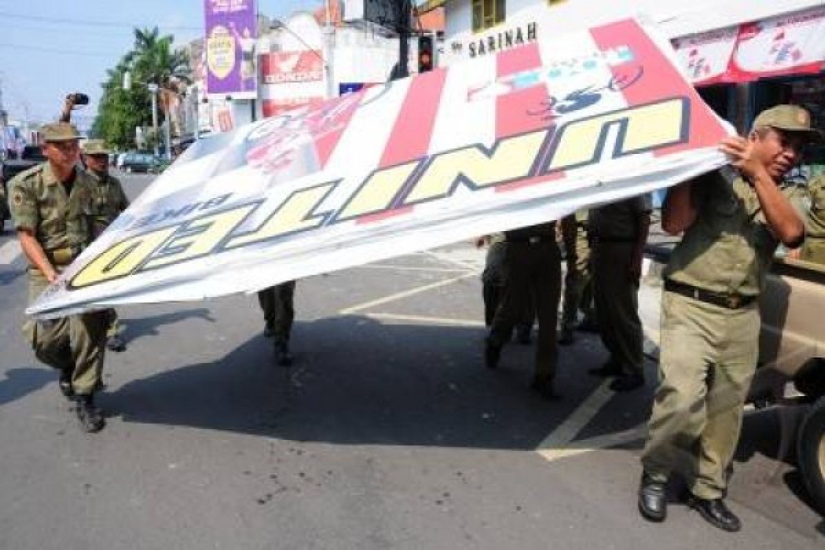 Pemkot Pekalongan Ancam Bongkar 60 Reklame Menunggak Pajak