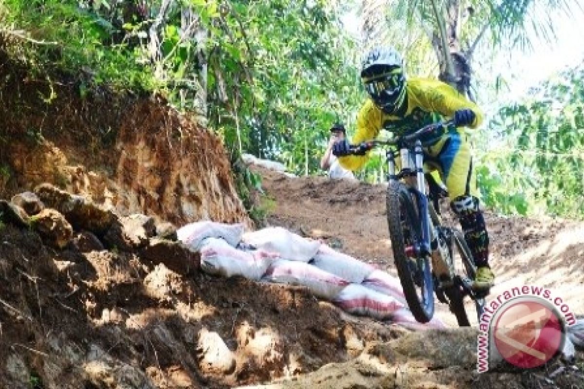 Ateng Mulyadi menjuarai "Indonesia Down Hill" 2018