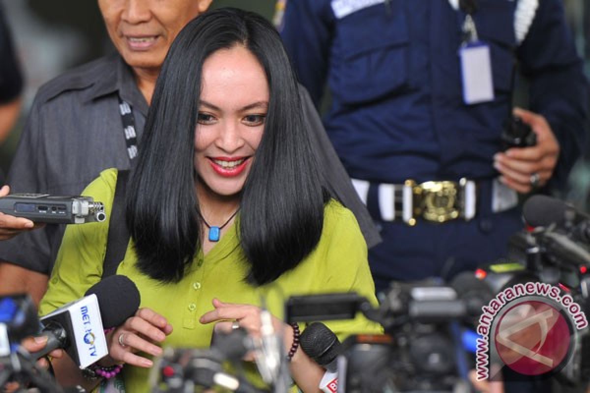 KPK periksa Angelina terkait kasus PON Riau
