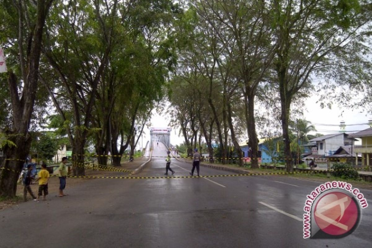 Jembatan Kapuas Ditutup Bagi Kendaraan Roda Empat