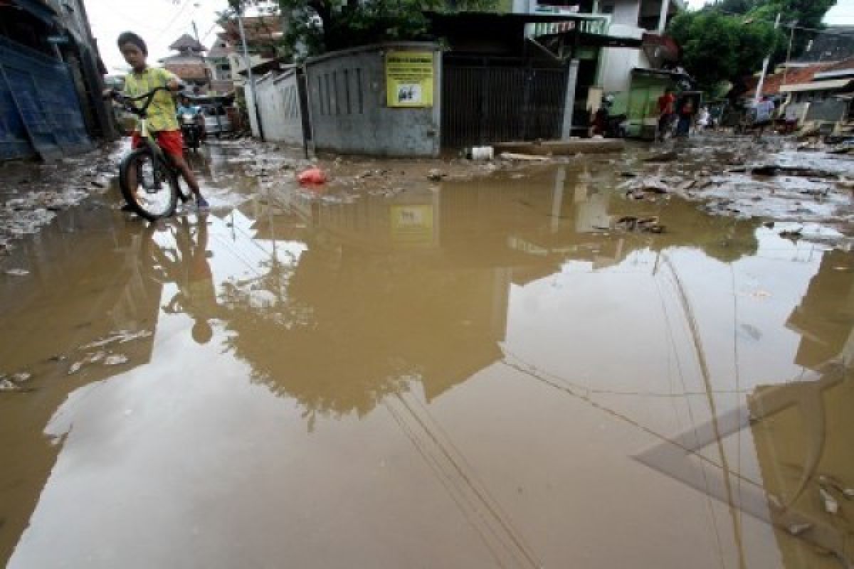 Pengamat : Banjir Padang Akibat Intensitas Hujan Tinggi