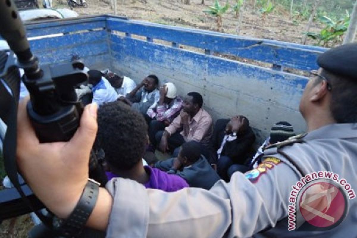 Polisi Tulungagung gagalkan penyelundupan ratusan imigran gelap