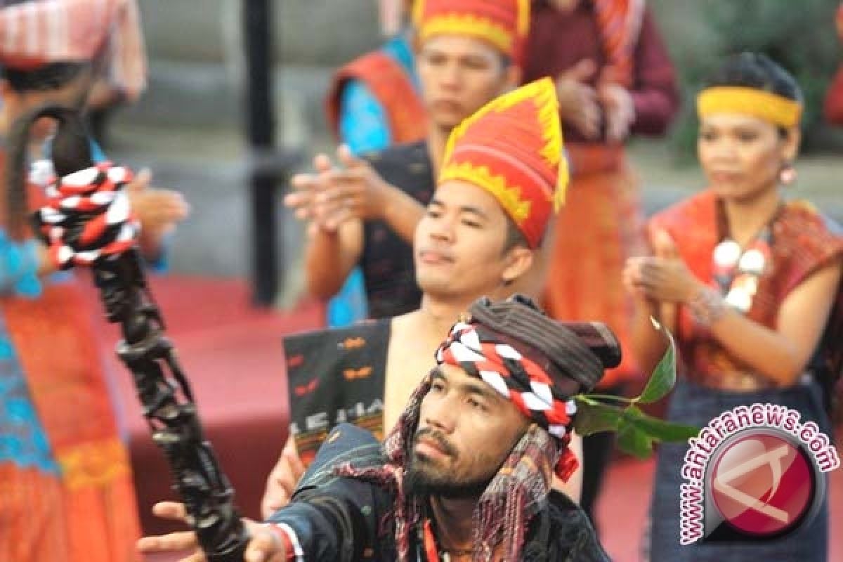  500 Penari Semarakkan Pembukaan Festival Danau Toba