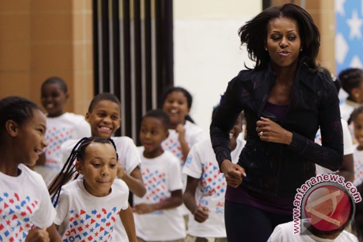 Di usia 50, Michelle Obama perjuangkan sekolah si miskin