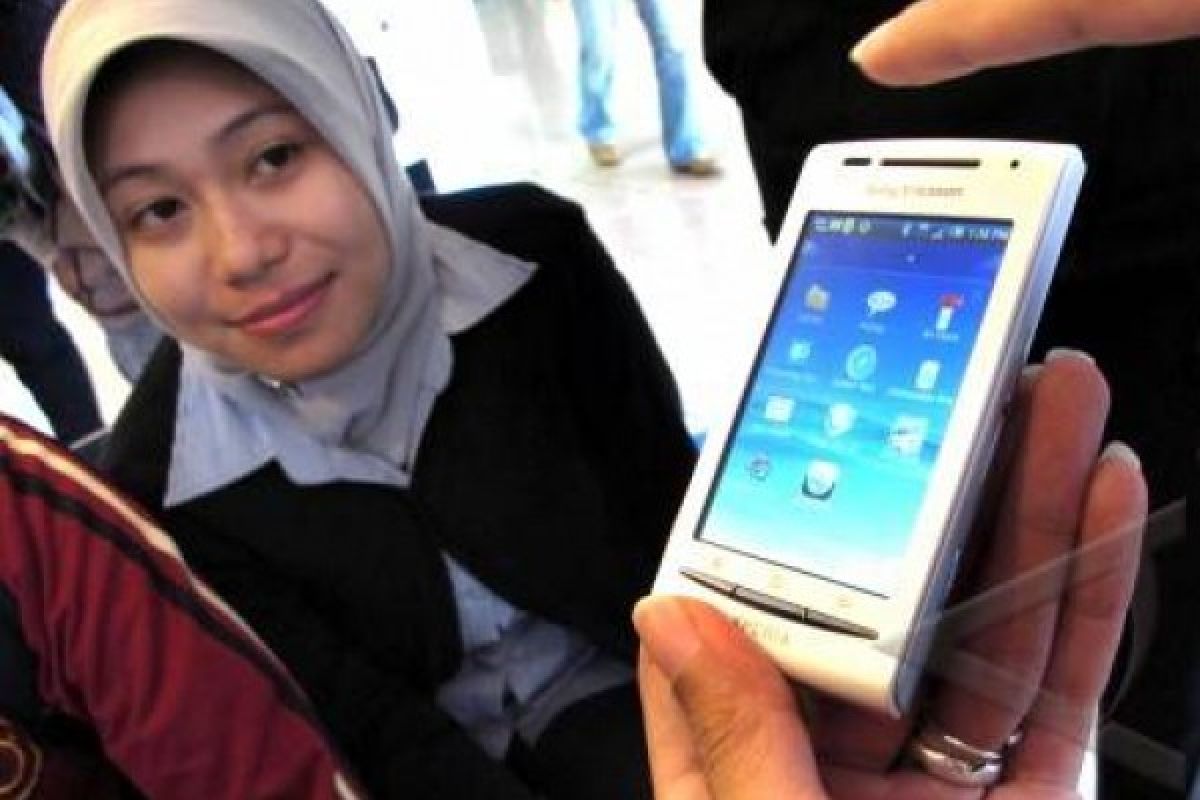 Polda Riau Lelang Belasan Ribu Ponsel Selundupan