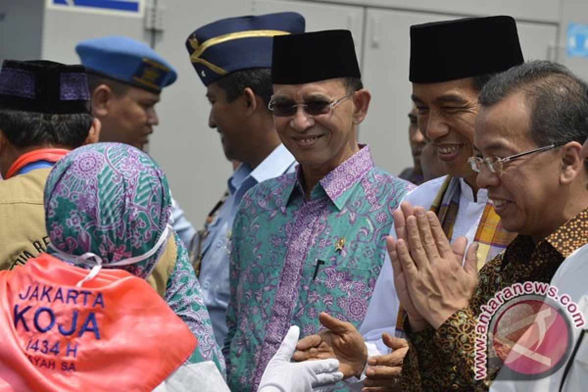 Jokowi dan Menteri Agama lepas 455 jamaah haji