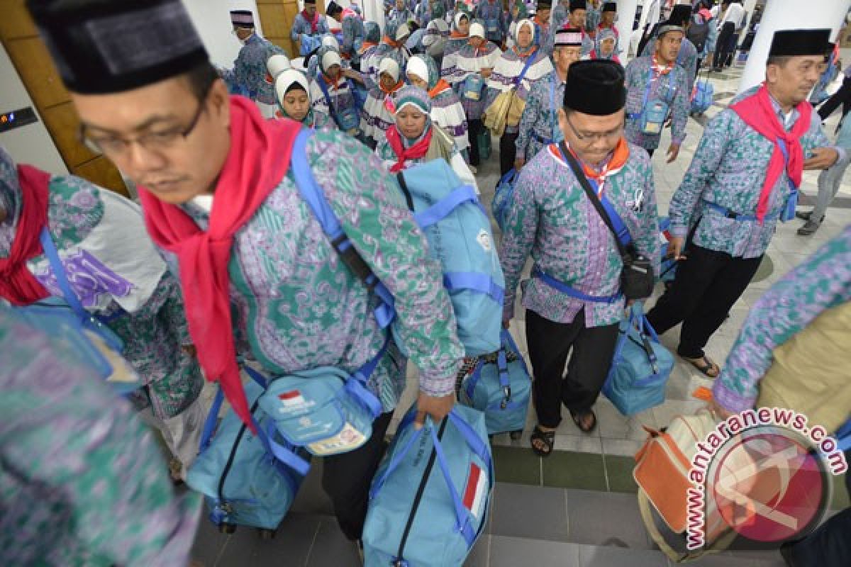 Kloter pertama Yogyakarta diberangkatkan Selasa