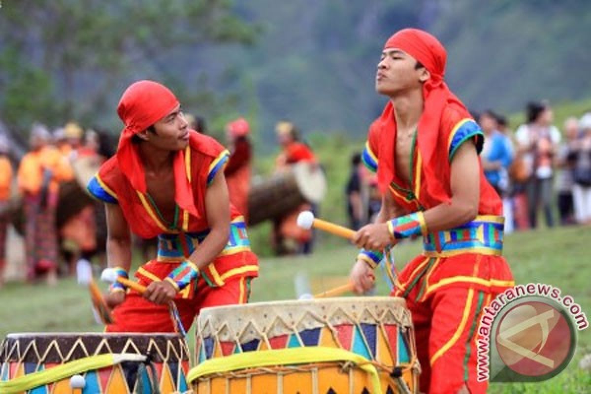 Festival Toba Samosir 2014 dimeriahkan 10 atraksi budaya