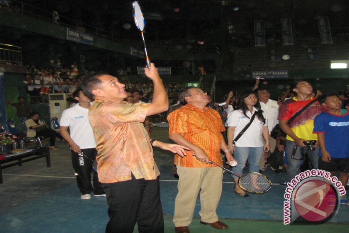 Gita Wirjawan buka kejuaraan "Sinar Dunia Cup" di Manado 