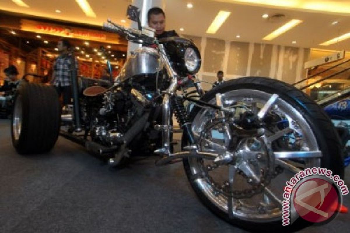 Ratusan motor kustom ikuti Kustomfest 2014