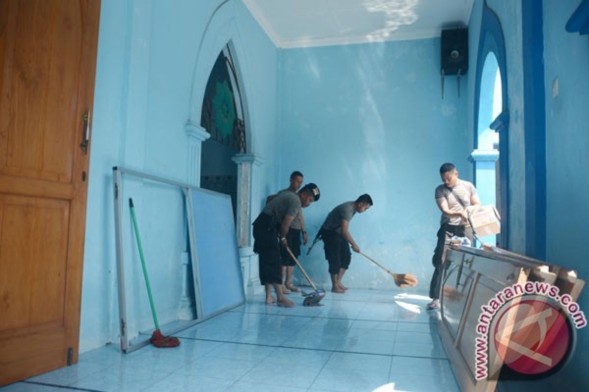 Polres Mesuji laksanakan gerakan Polisi Cinta Masjid
