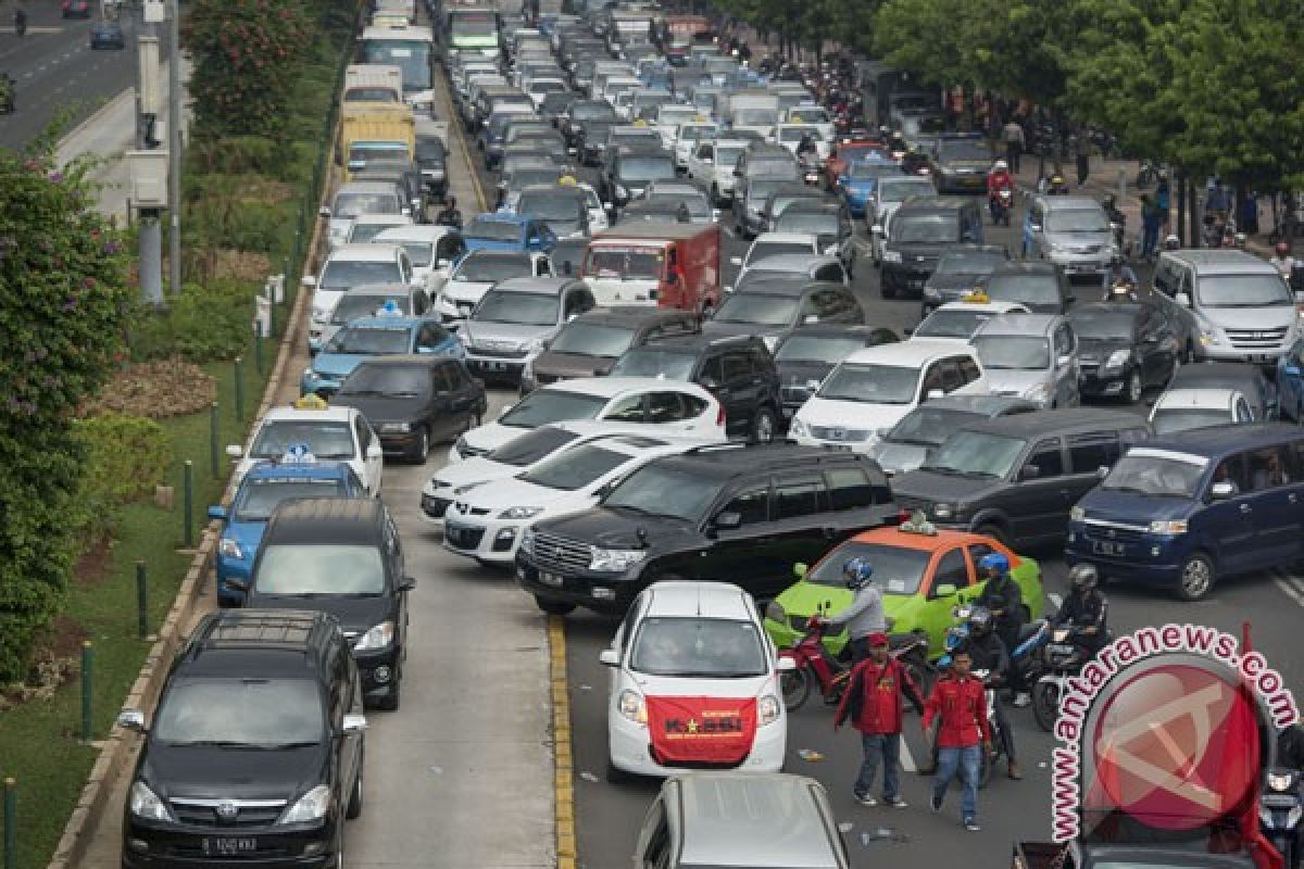 Ahok belum puas soal antisipasi banjir dan macet