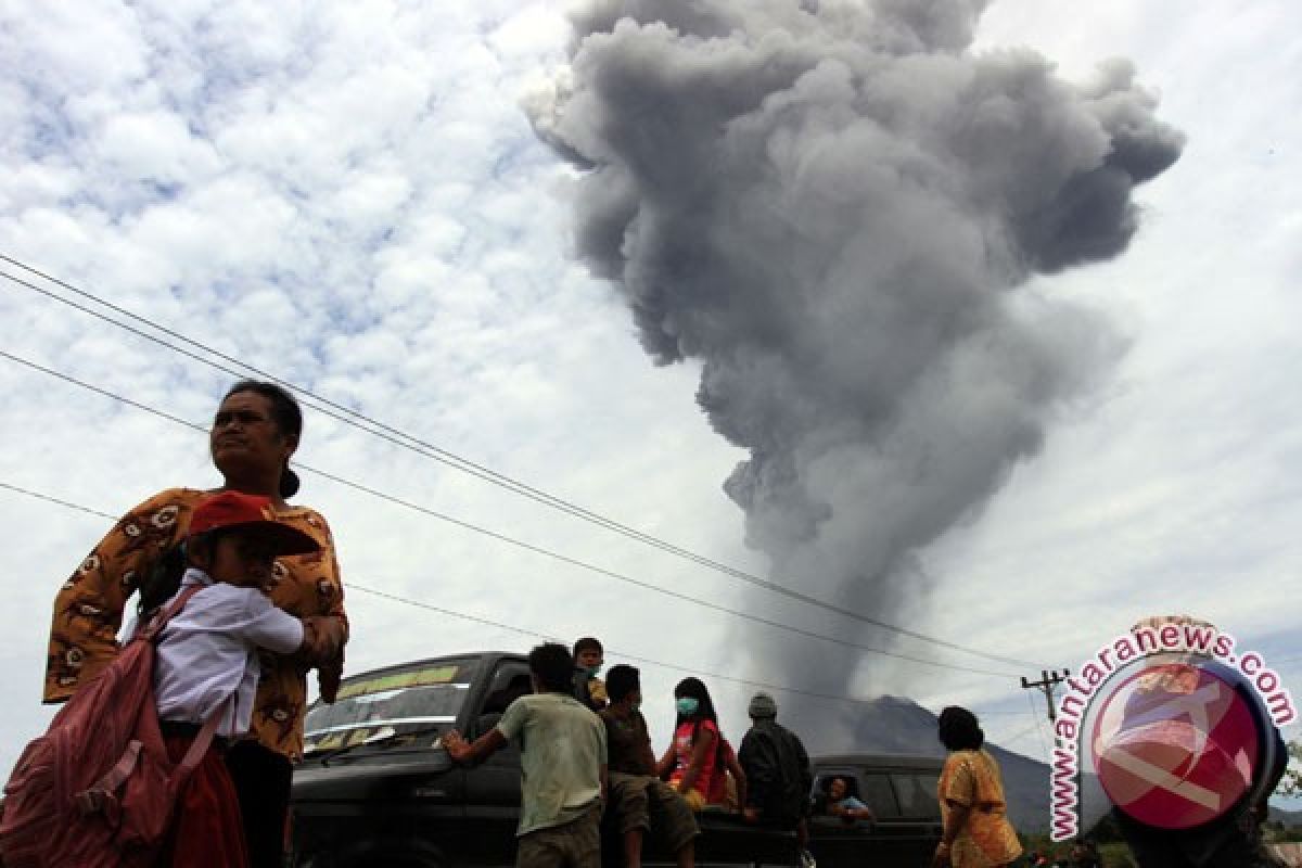 Gunung Sinabung meletus lagi