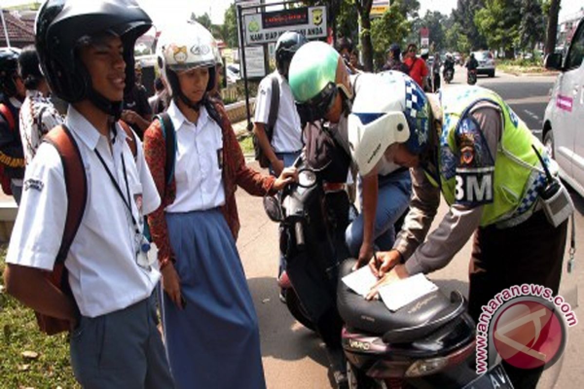 Polisi Amankan Puluhan Pelajar 